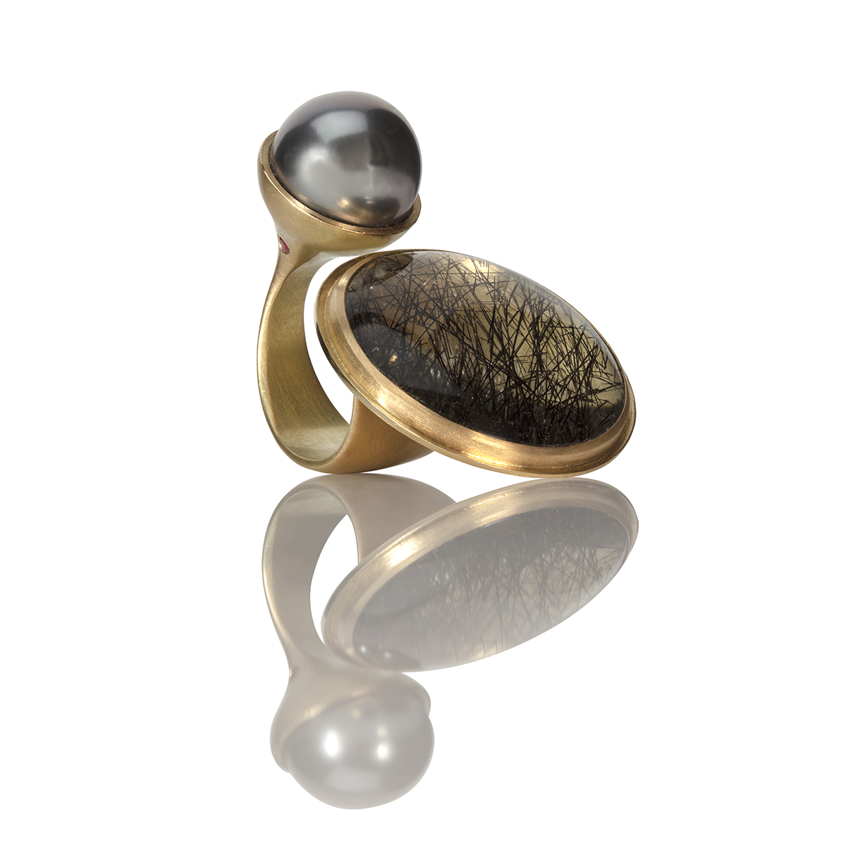 18ct gold, tourmalinated quartz and tahitian pearl ring