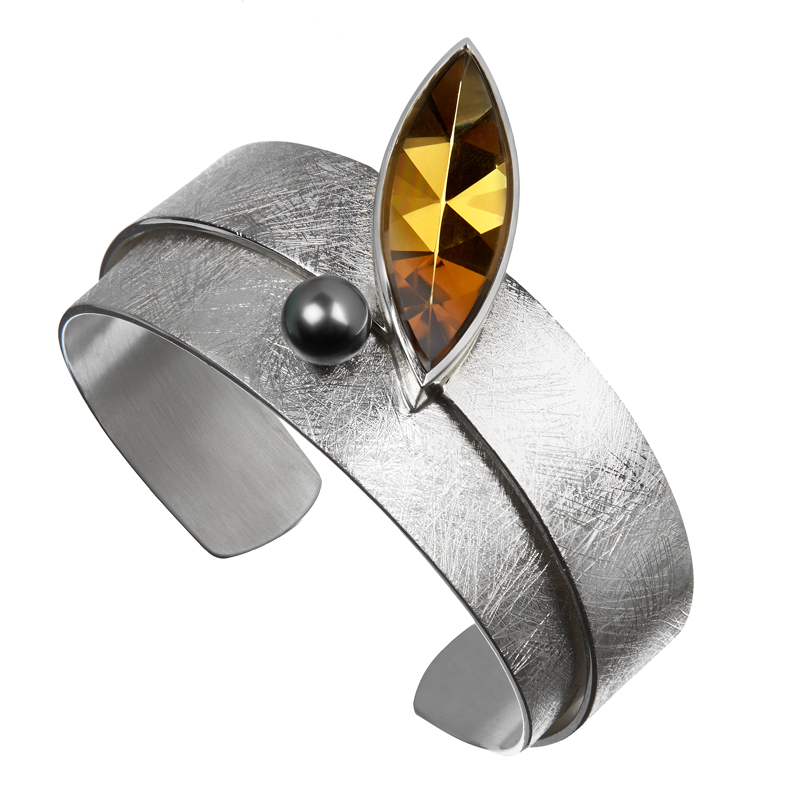 Silver cuff with citrine and pearl