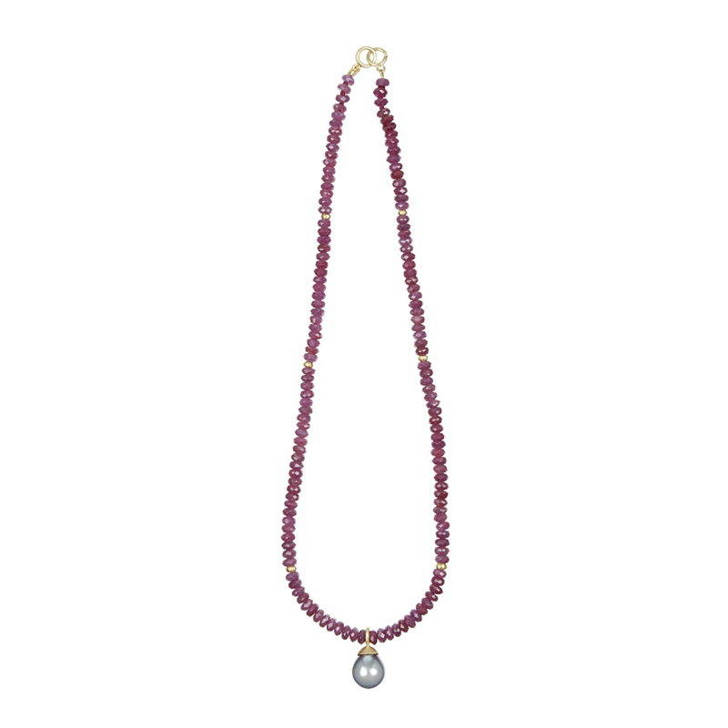 Gold necklace with ruby and tahitian pearl