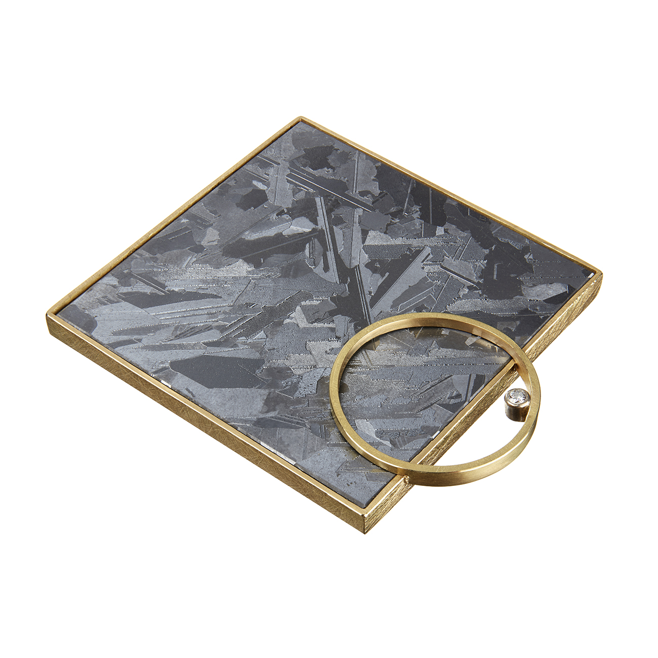 Gold brooch with silicon and diamond
