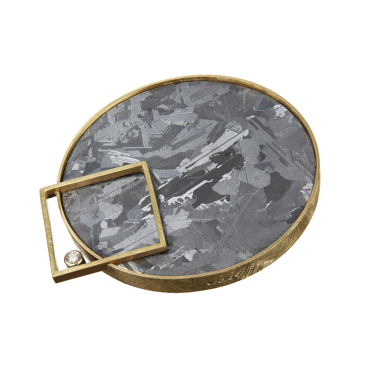 Gold brooch with silicon and diamond