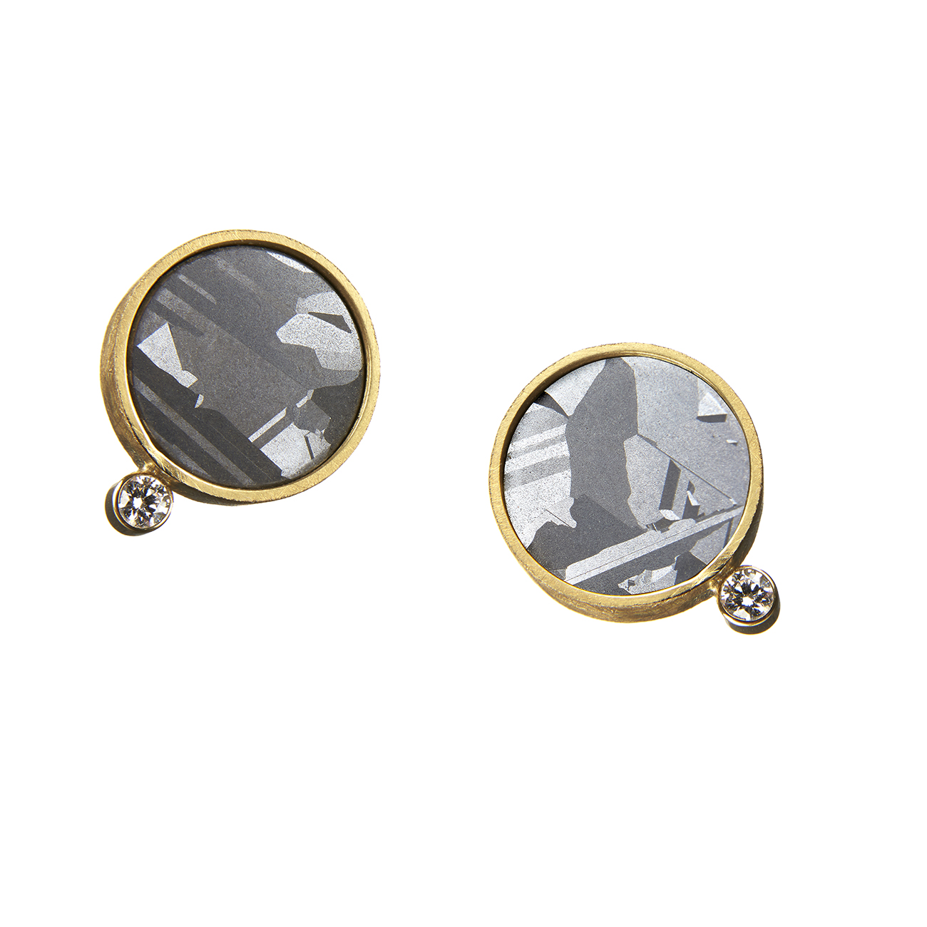 Gold ear studs with silicon and diamond